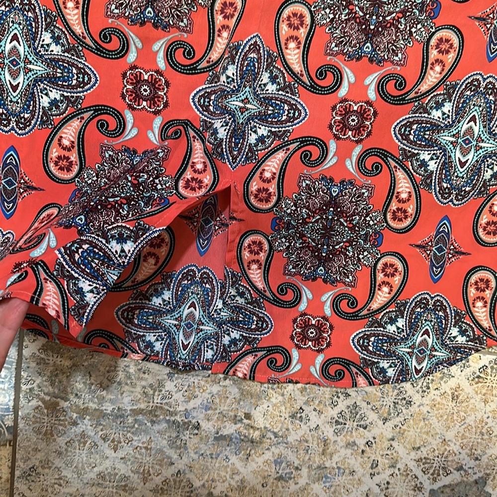 Women’s size large shirt - Picture 4 of 4